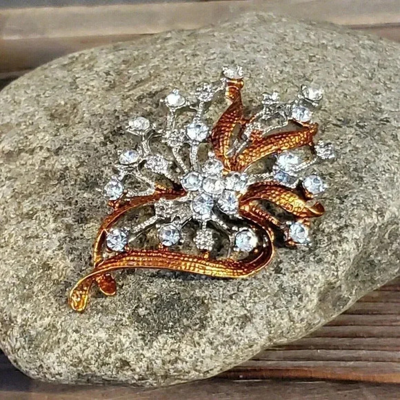 New Vintage Topaz Brown Austrian Crystal Flowers and Ribbon Brooch Sweater Pin - Picture 1 of 8